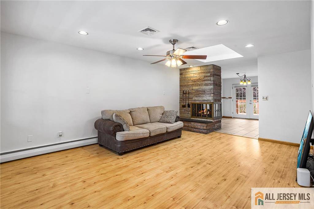 South River, NJ 08882,20 Cleveland AVE