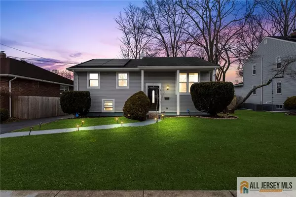 811 Coolidge AVE, Woodbridge Proper, NJ 07095