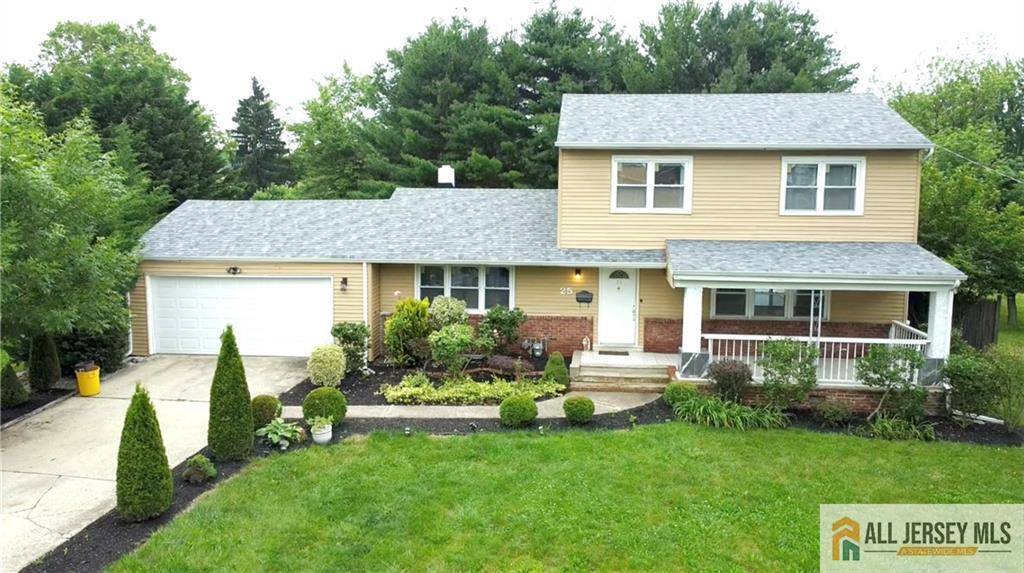 25 Tall Oaks DR, East Brunswick, NJ 08816