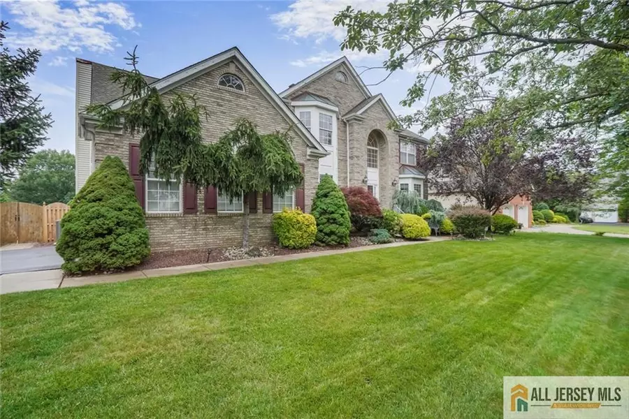 9 Lavender WAY, East Brunswick, NJ 08816