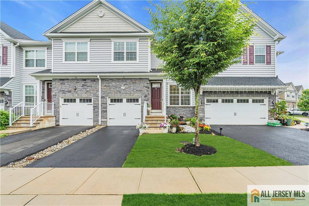 51 Begonia LN, Monroe, NJ 08831