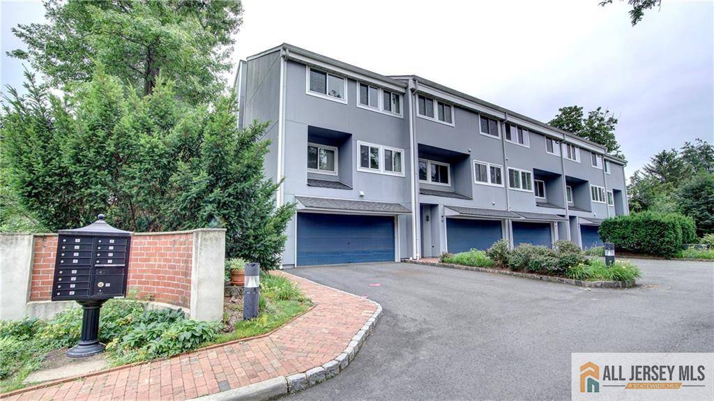 27 Richard CT, Princeton, NJ 08540