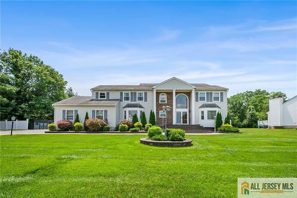2 Silver Hollow RD, North Brunswick, NJ 08902