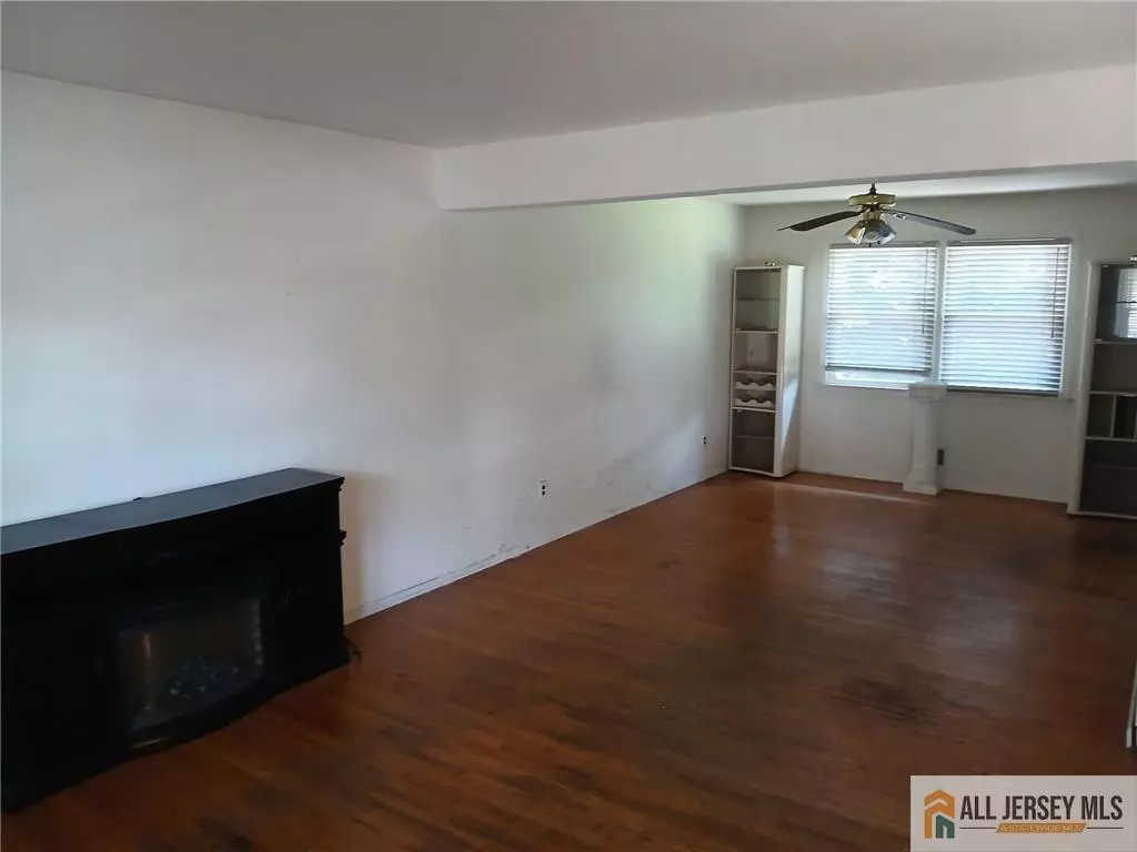 Franklin, NJ 08873,148 Dutton ST