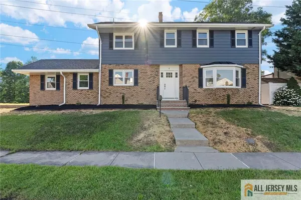 4 Schmitt ST, Sayreville, NJ 08872