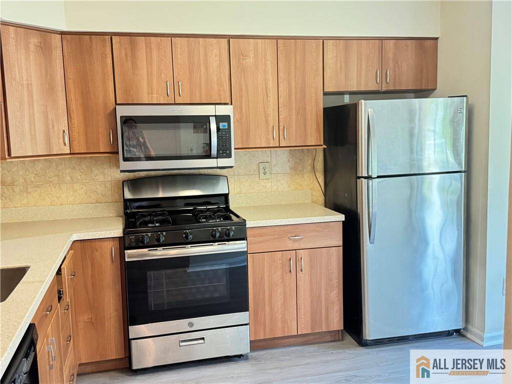 Edison, NJ 08820,3606 Cricket CIR #3606