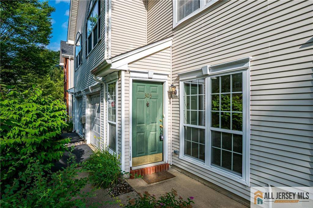 South Brunswick, NJ 08852,303 Harvest LN