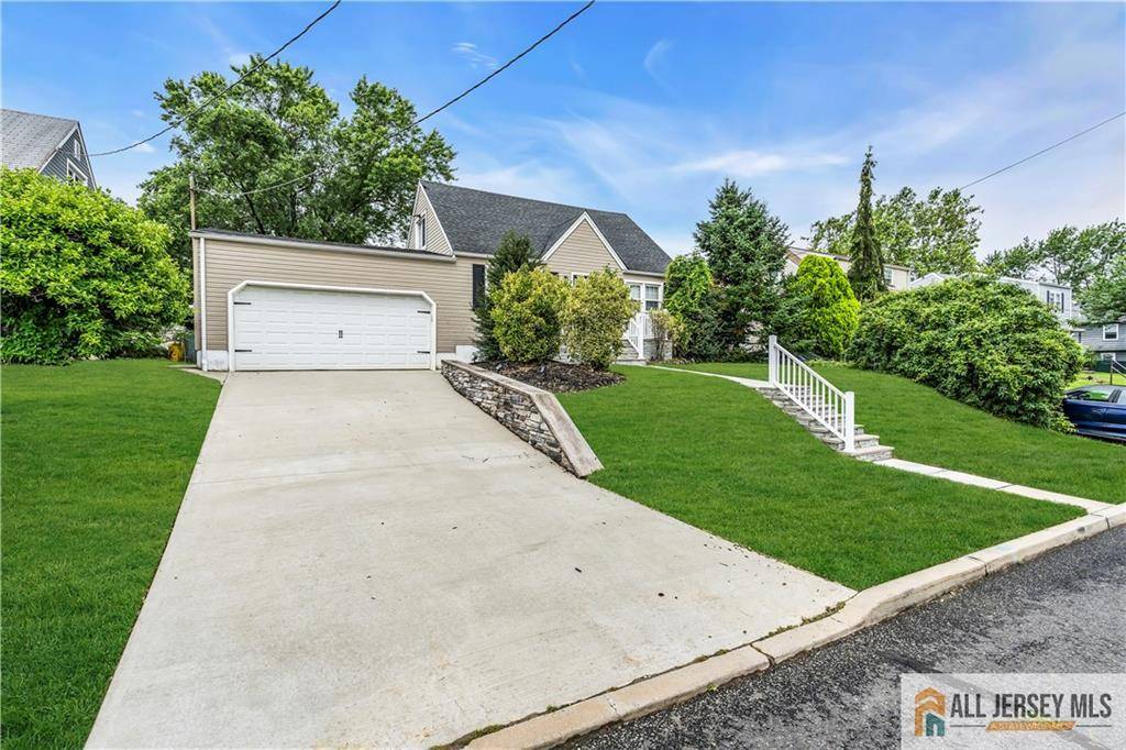 East Brunswick, NJ 08816,11 Donna ST