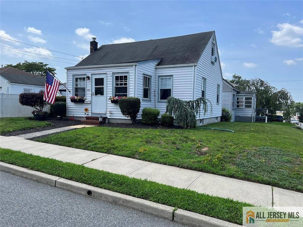 420 Woodland AVE, Sayreville, NJ 08879
