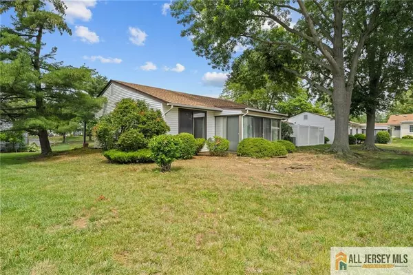 Monroe, NJ 08831,96 Salix PLZ #96C