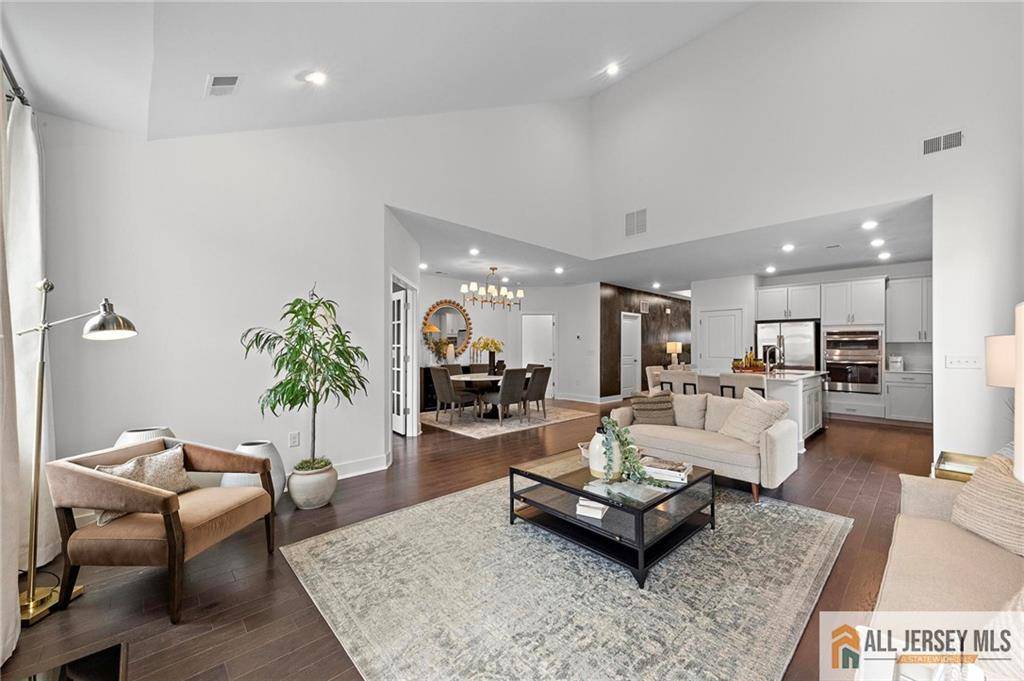 Monroe, NJ 08831,15 Galerie CT
