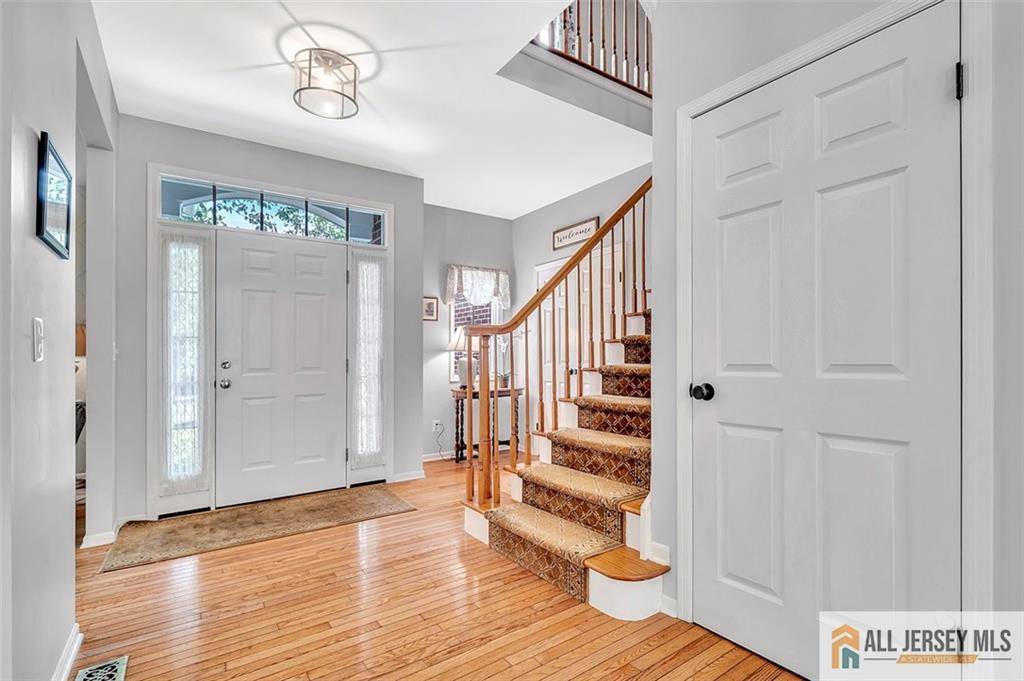 Cranbury, NJ 08512,4 Danser DR