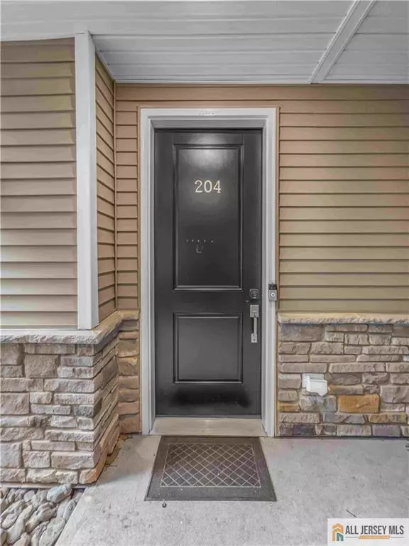 Warren, NJ 07059,204 Honeysuckle LN