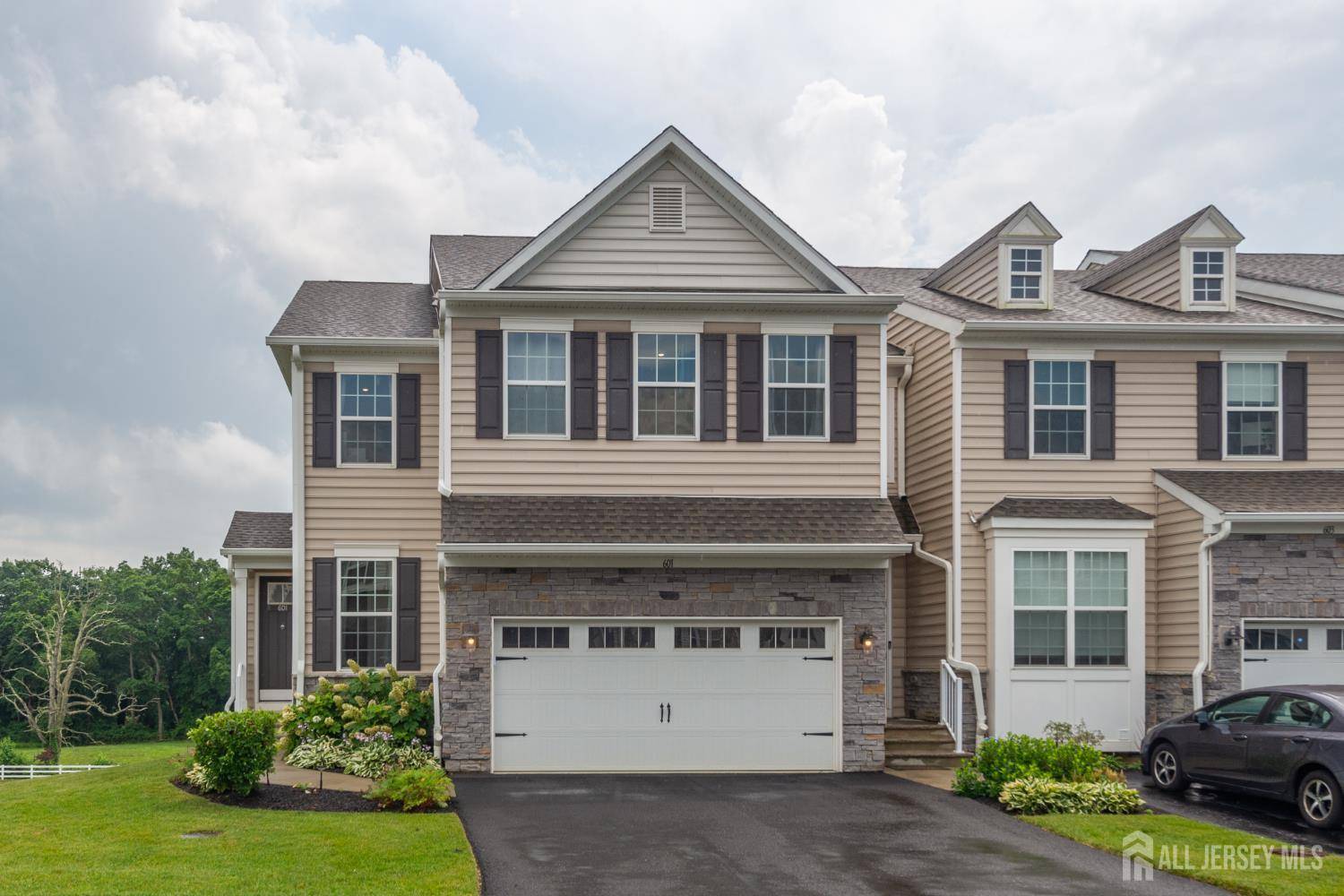 601 Charleston DR, Monroe, NJ 08831