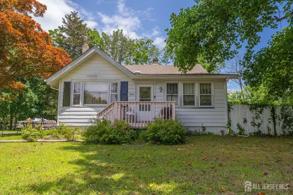 1009 Old Corlies AVE, Neptune, NJ 07753