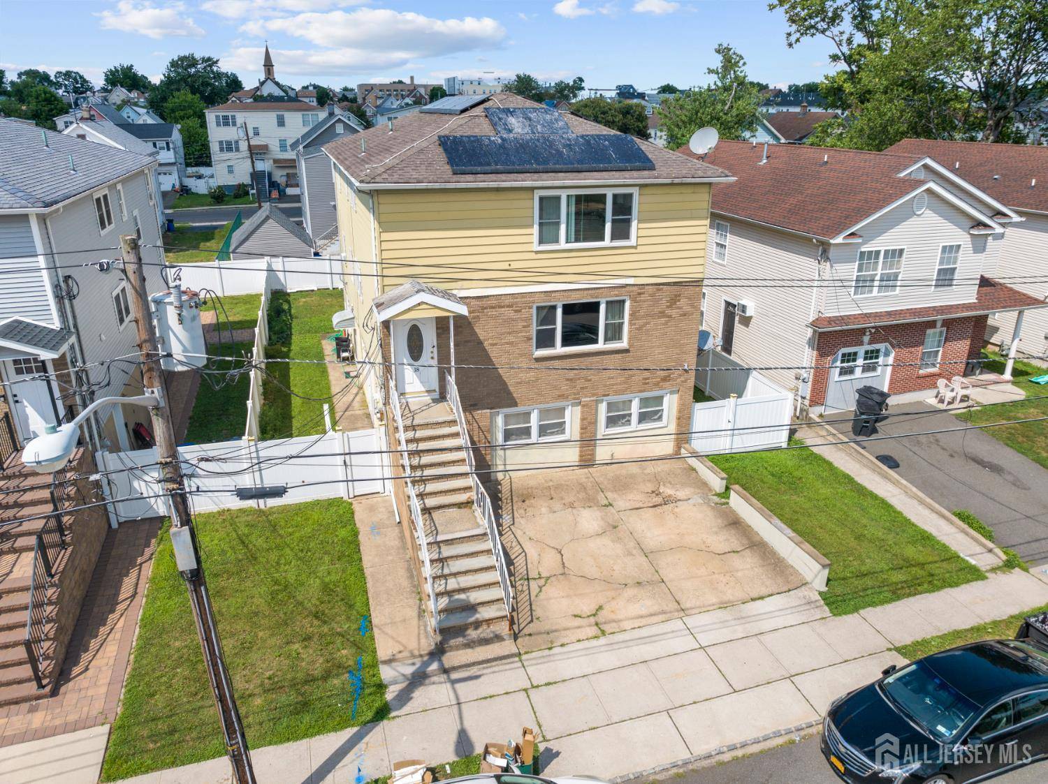 Carteret, NJ 07008,18 Noe st ST