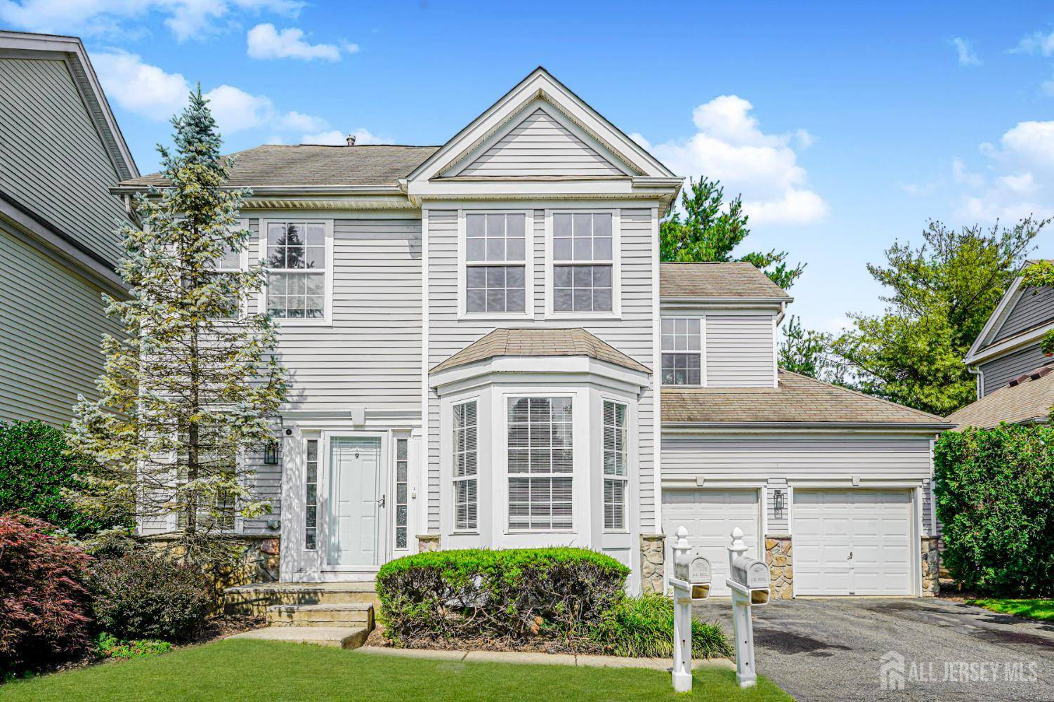 9 Mioduski CT, Parlin, NJ 08859