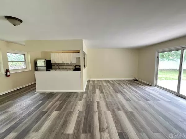 South Brunswick, NJ 08824,6 Poe CT
