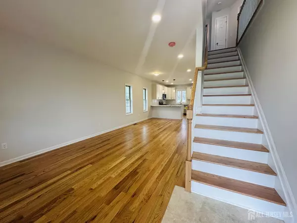 Aberdeen, NJ 07747,57 Wooley ST