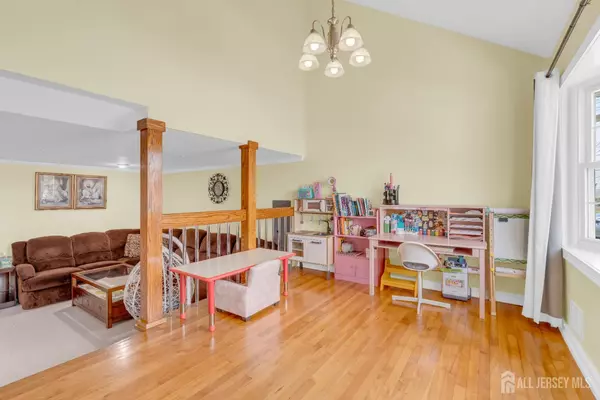 Iselin, NJ 08830,186 Tyler AVE