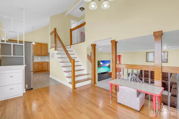 Iselin, NJ 08830,186 Tyler AVE