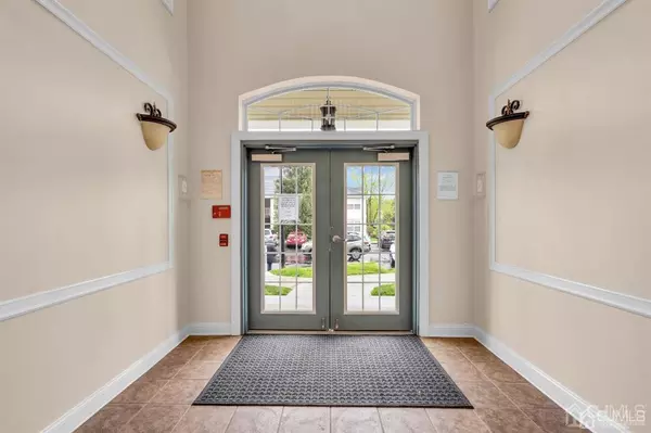 Manalapan, NJ 07726,548 Saint Andrews PL