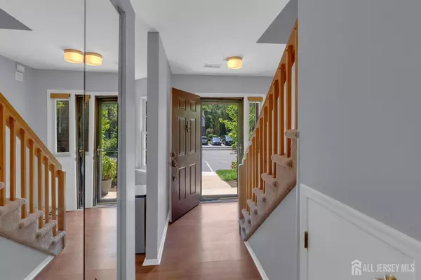 South Brunswick, NJ 08852,1111 Hickory CT