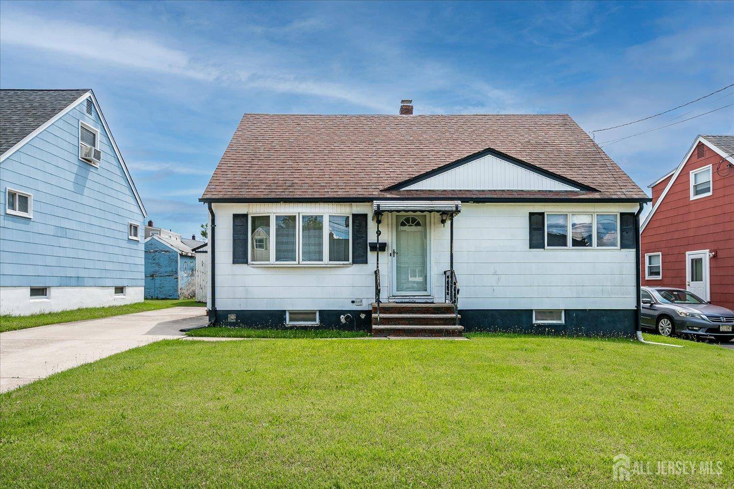 9 Lovely DR, South Amboy, NJ 08879