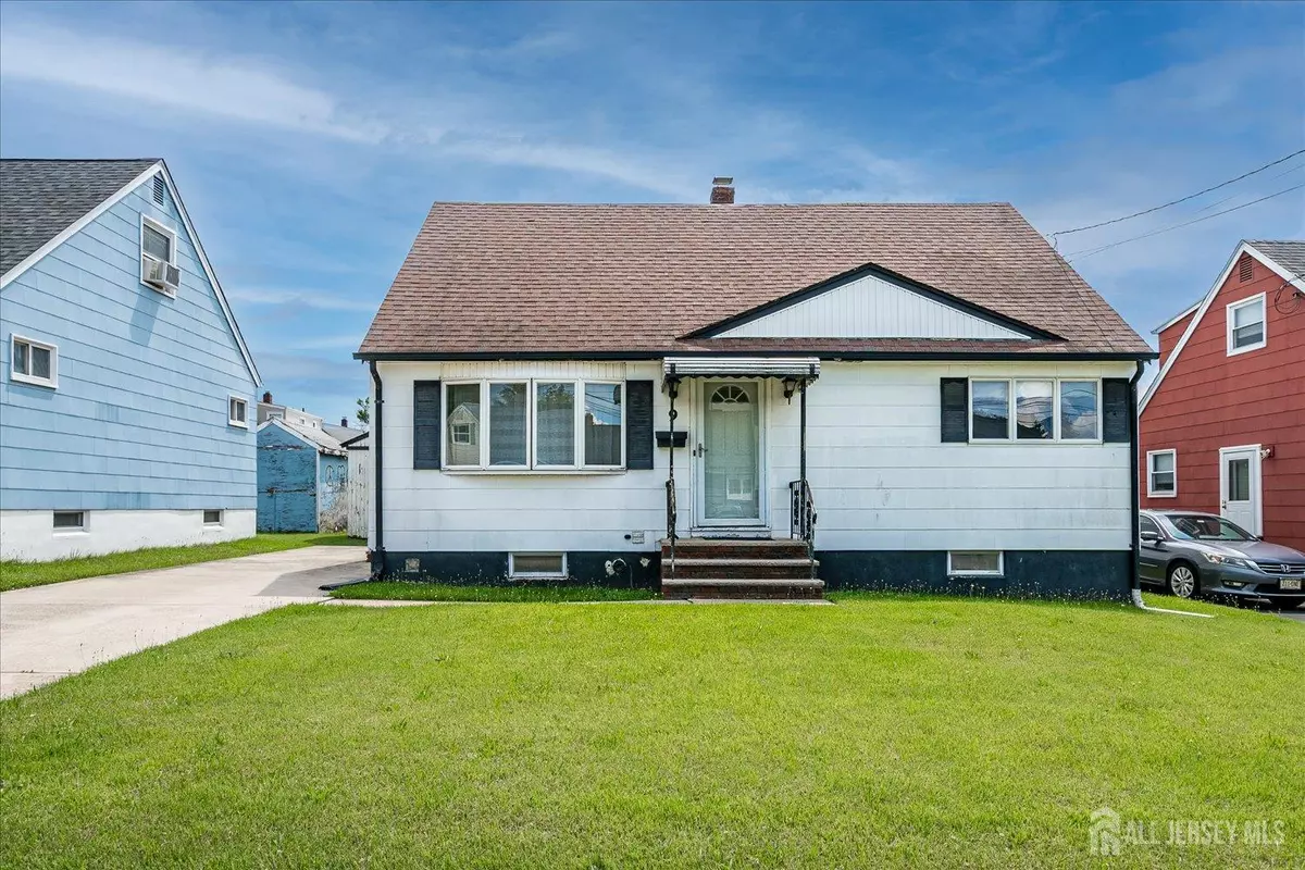 South Amboy, NJ 08879,9 Lovely DR