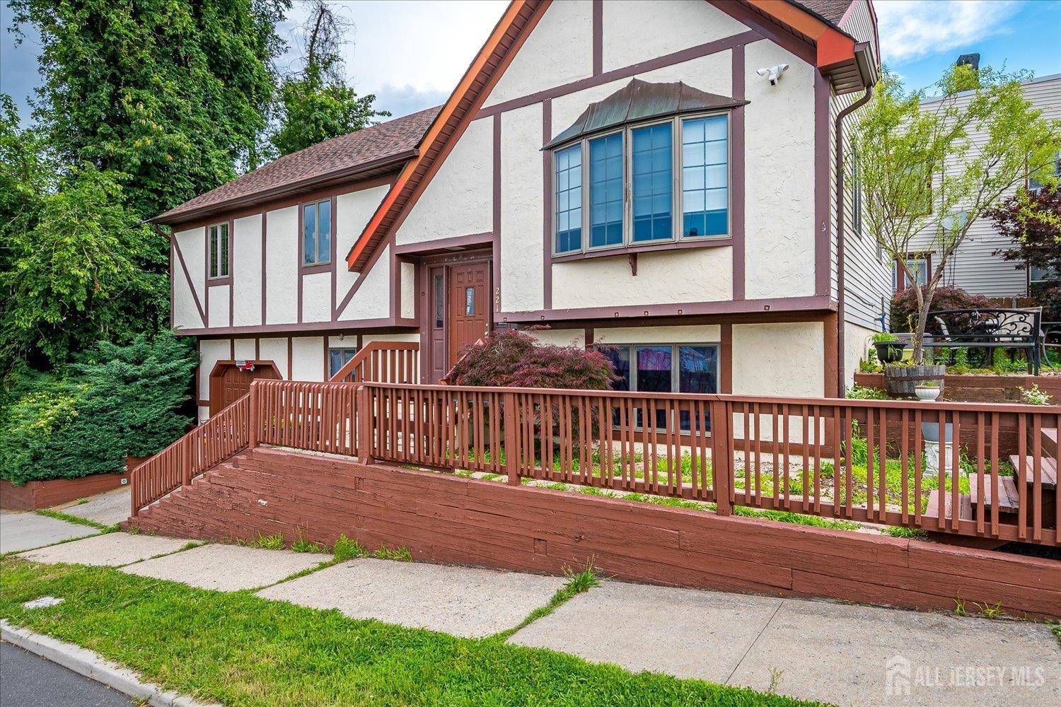 South Amboy, NJ 08879,221 S Pine AVE S