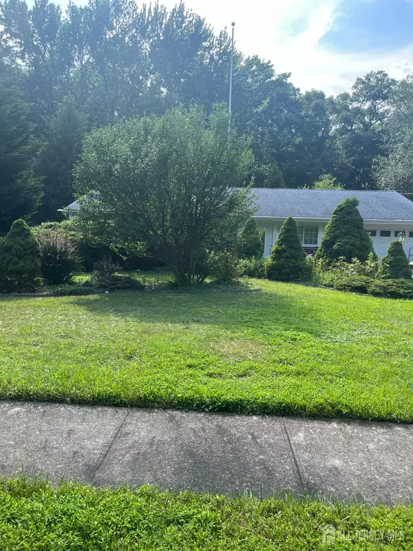 South Brunswick, NJ 08824,3 Delsey RD