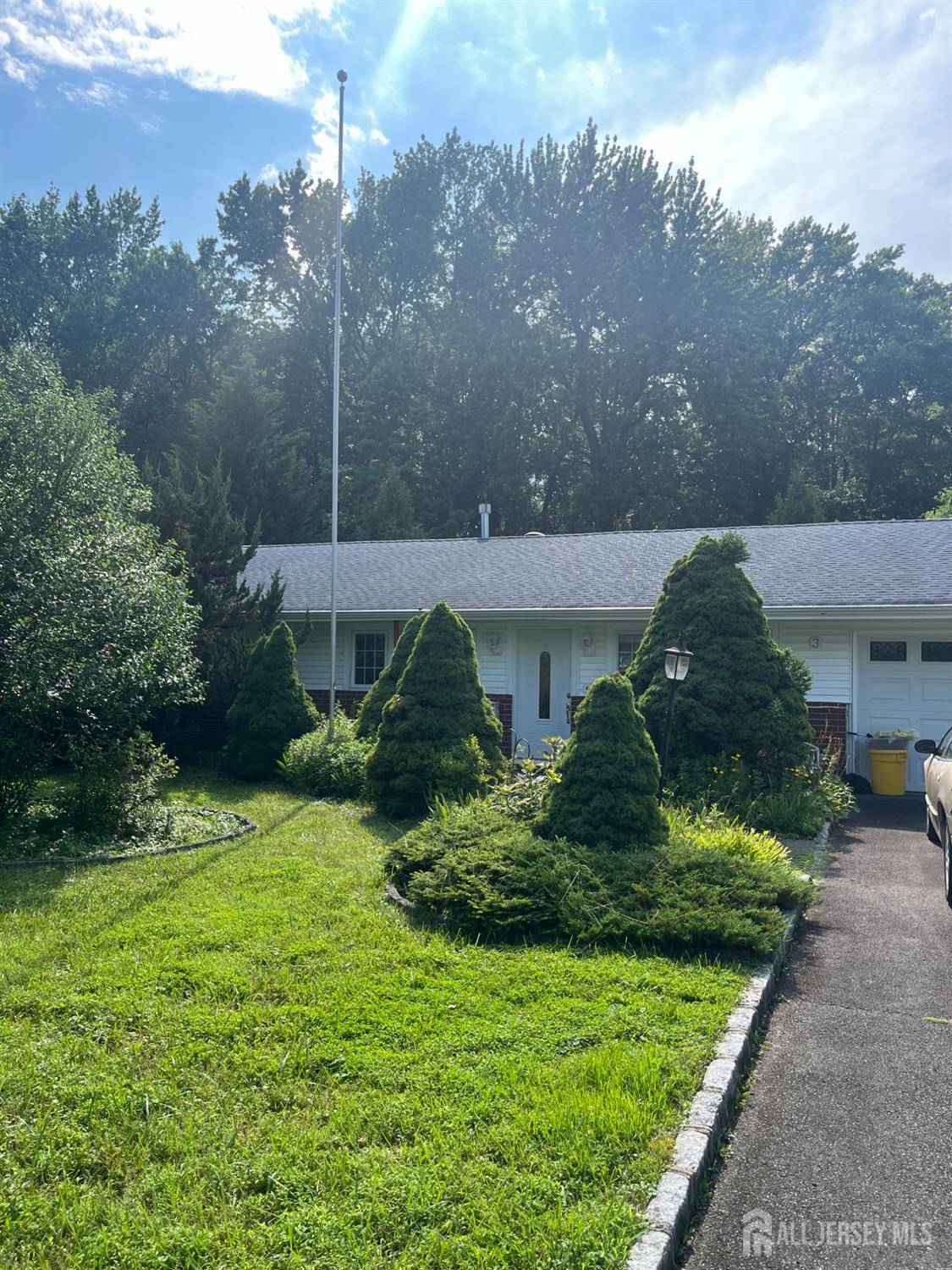 3 Delsey RD, South Brunswick, NJ 08824