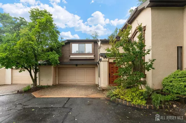 Plainsboro, NJ 08540,473 Sayre DR