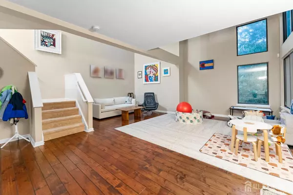 Plainsboro, NJ 08540,473 E Sayre DR