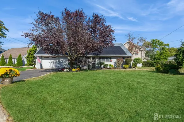 23 Colfax RD, Edison, NJ 08817