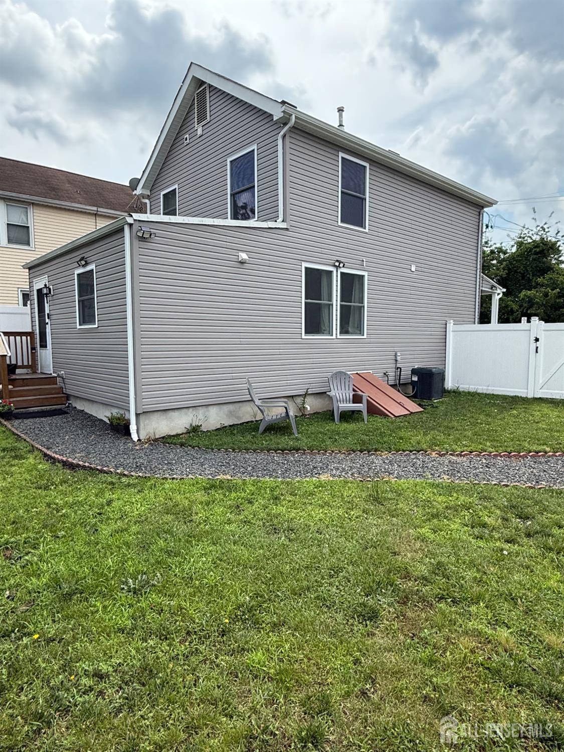 Sayreville, NJ 08879,296 Oak ST