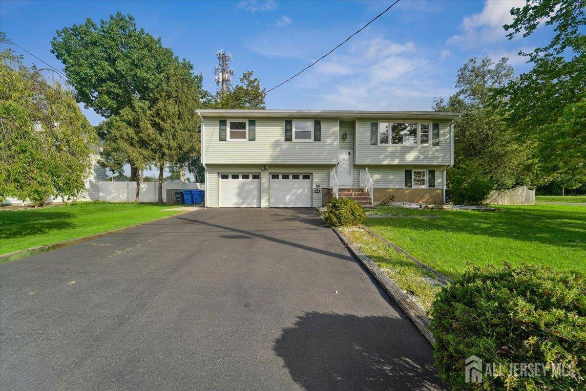 North Brunswick, NJ 08902,1899 Noah DR