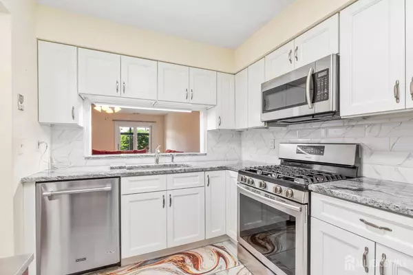 Iselin, NJ 08830,304 Woodbridge Commons Way WAY