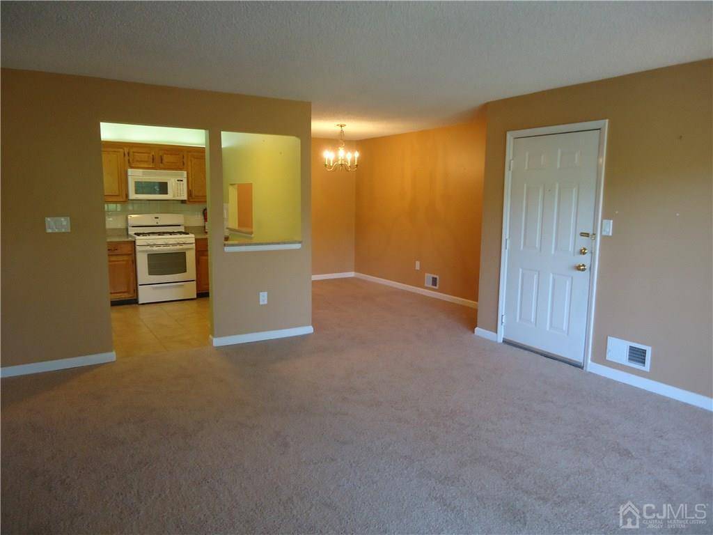 North Brunswick, NJ 08902,313 Wimbeldon CT