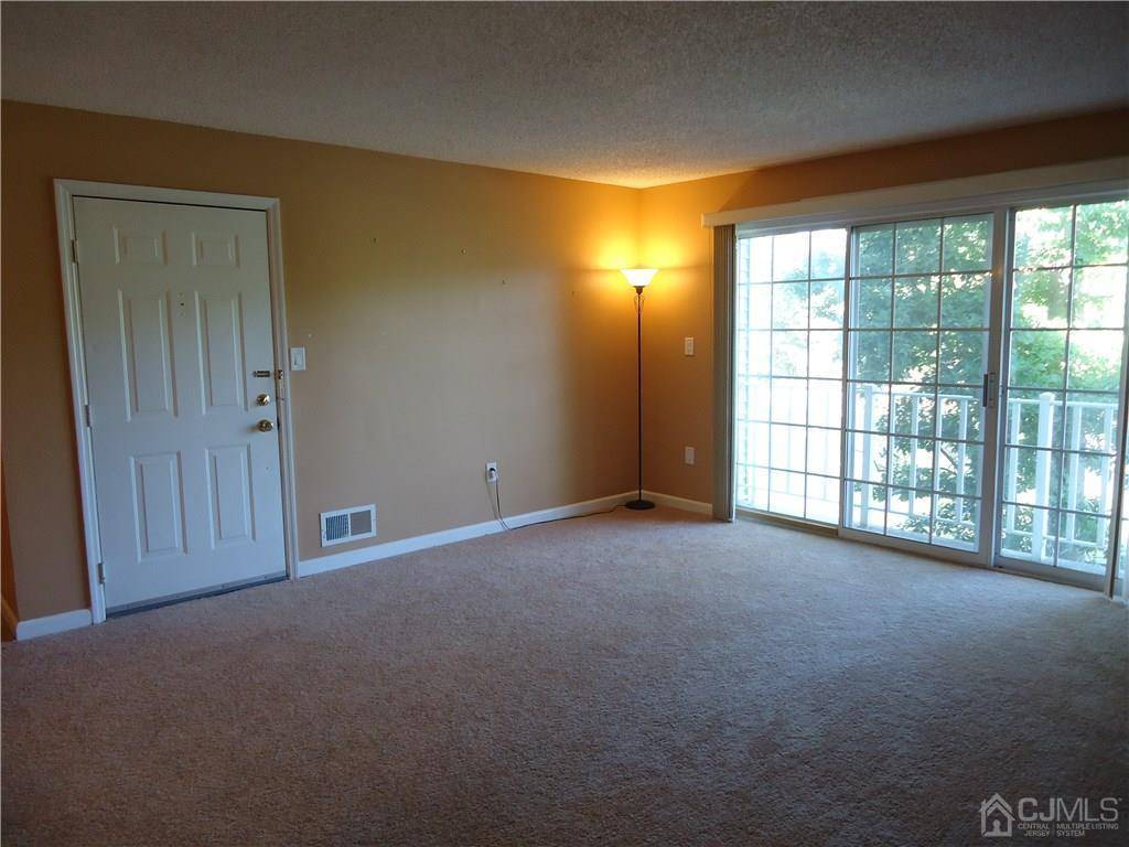 North Brunswick, NJ 08902,313 Wimbeldon CT