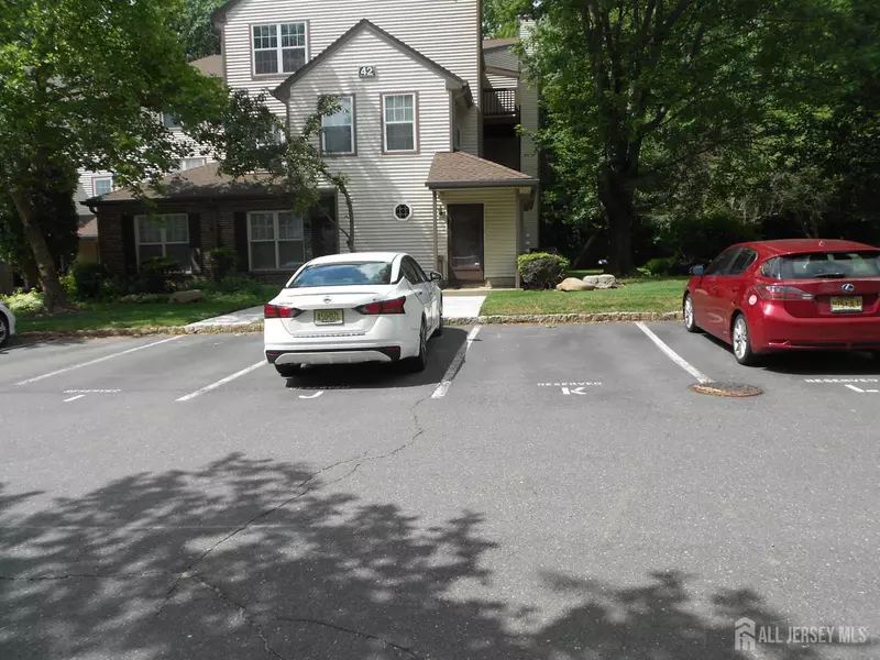 4222 N Bayberry CT N, South Brunswick, NJ 08852