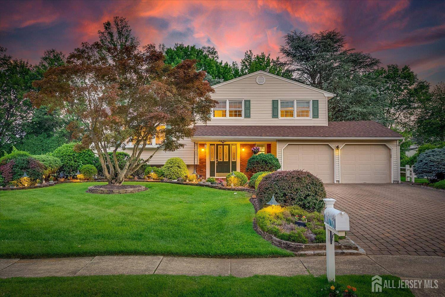 Edison, NJ 08820,64 Annette DR