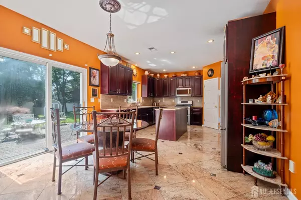 South Brunswick, NJ 08852,3 Gramercy RD