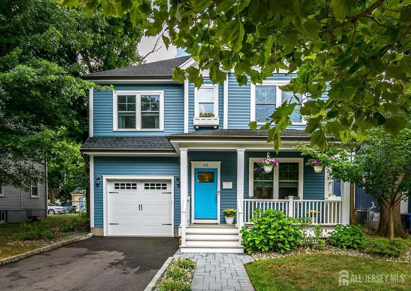 42 Lincoln AVE, Metuchen, NJ 08840