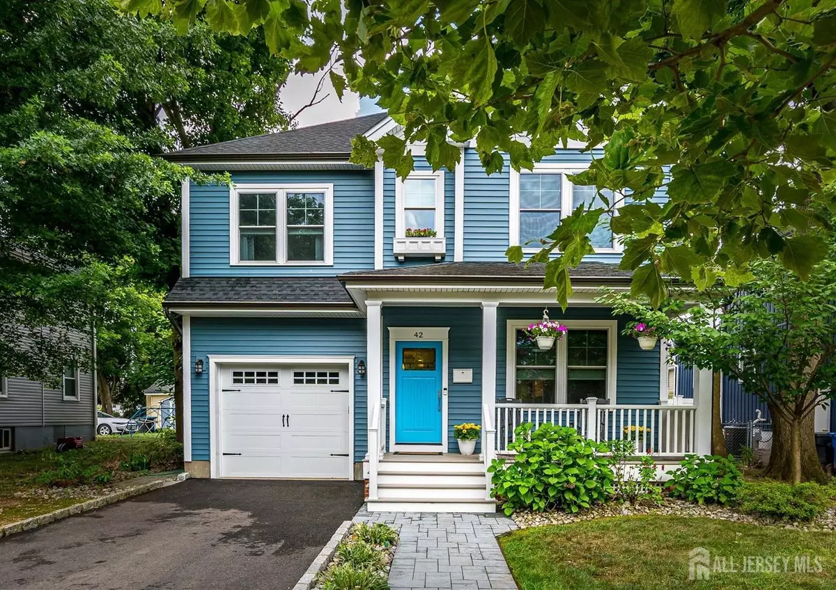 Metuchen, NJ 08840,42 Lincoln AVE