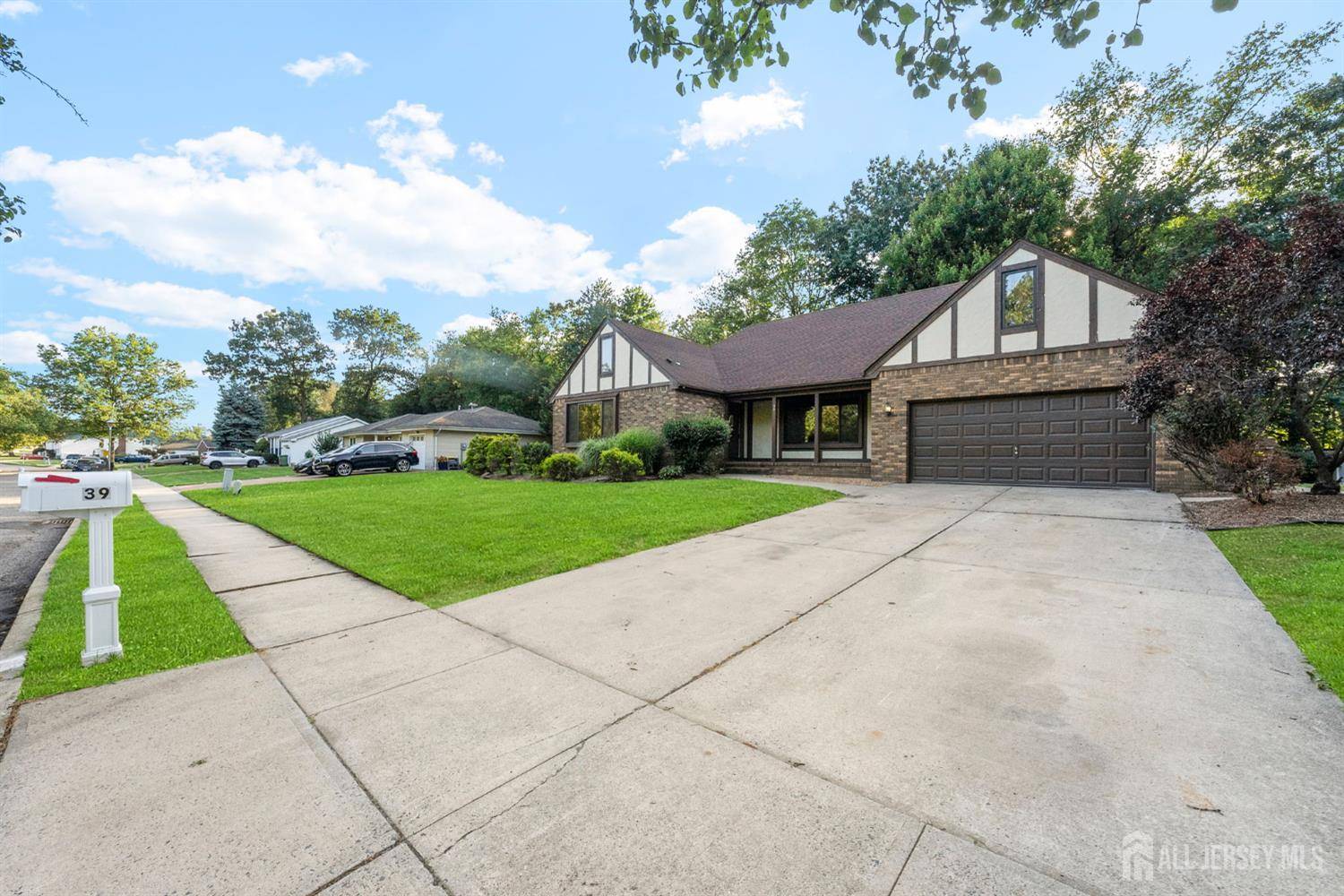 Sayreville, NJ 08859,39 Miara ST