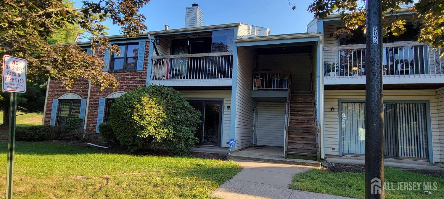 43 Crabapple LN, Franklin, NJ 08823
