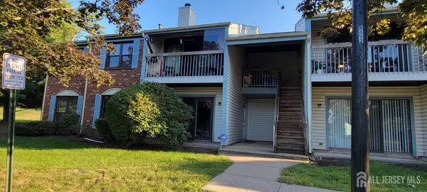 43 Crabapple LN, Franklin, NJ 08823