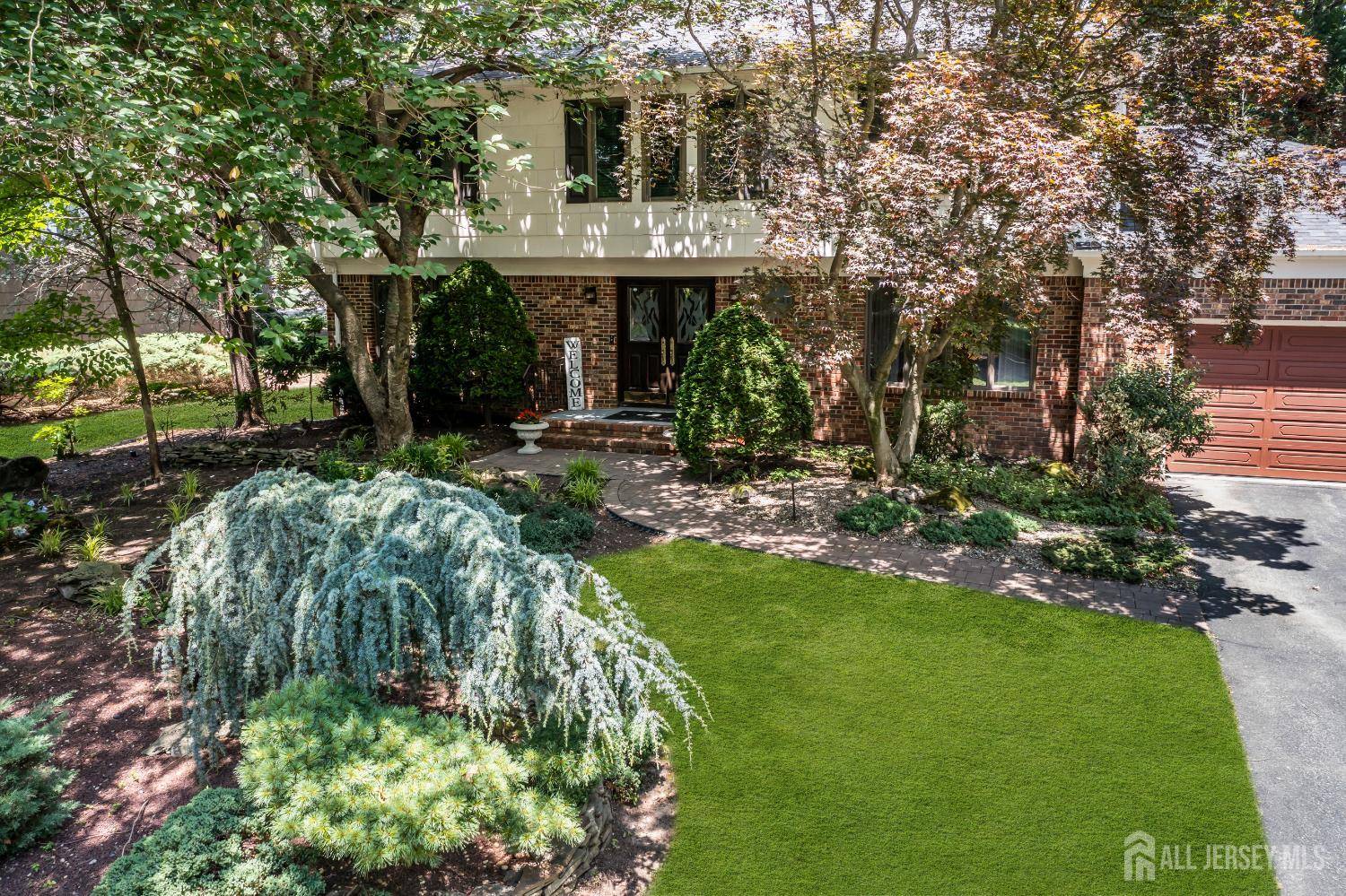 East Brunswick, NJ 08816,27 Darby RD