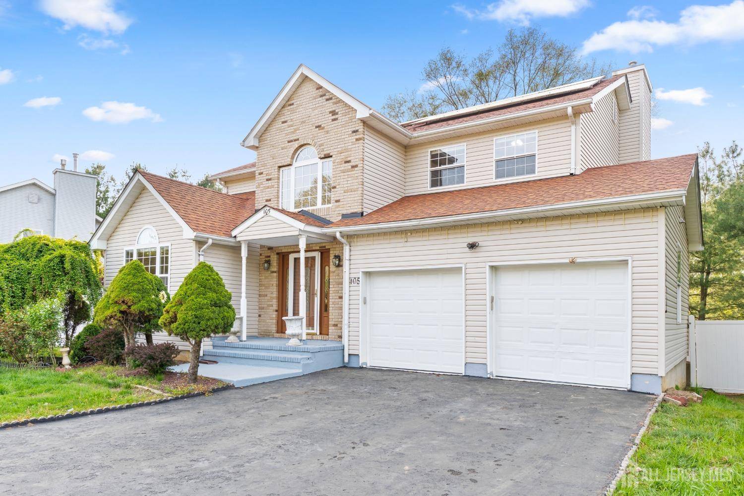 Englishtown, NJ 07726,105 Harmony LN